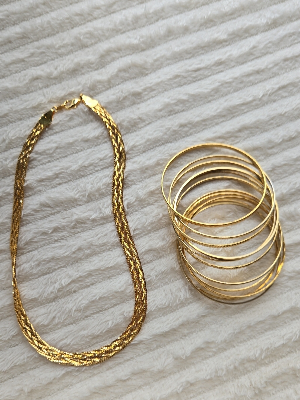 Classic Gold-Tone Women's Necklace and Bangle Bracelet Set